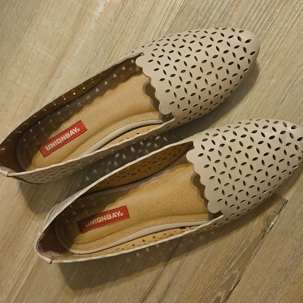 NEW | UNIONBAY Cream/Nude/Peach Flats with Perforated Geometric Design